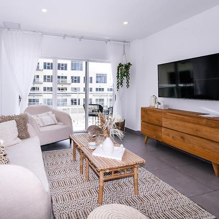 Stylish Luxury Condo, Central Location, Ocean View, Pool, Gym 奥拉涅斯塔德 外观 照片
