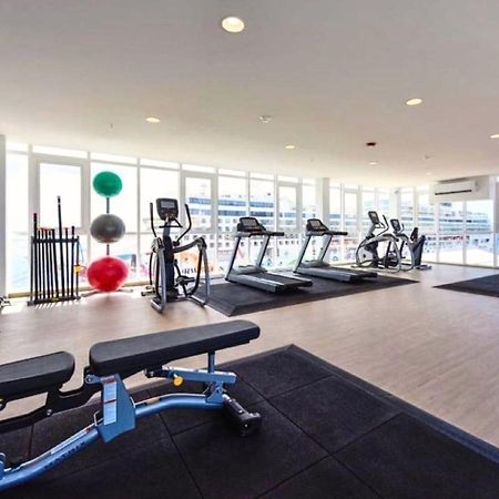 Stylish Luxury Condo, Central Location, Ocean View, Pool, Gym 奥拉涅斯塔德 外观 照片