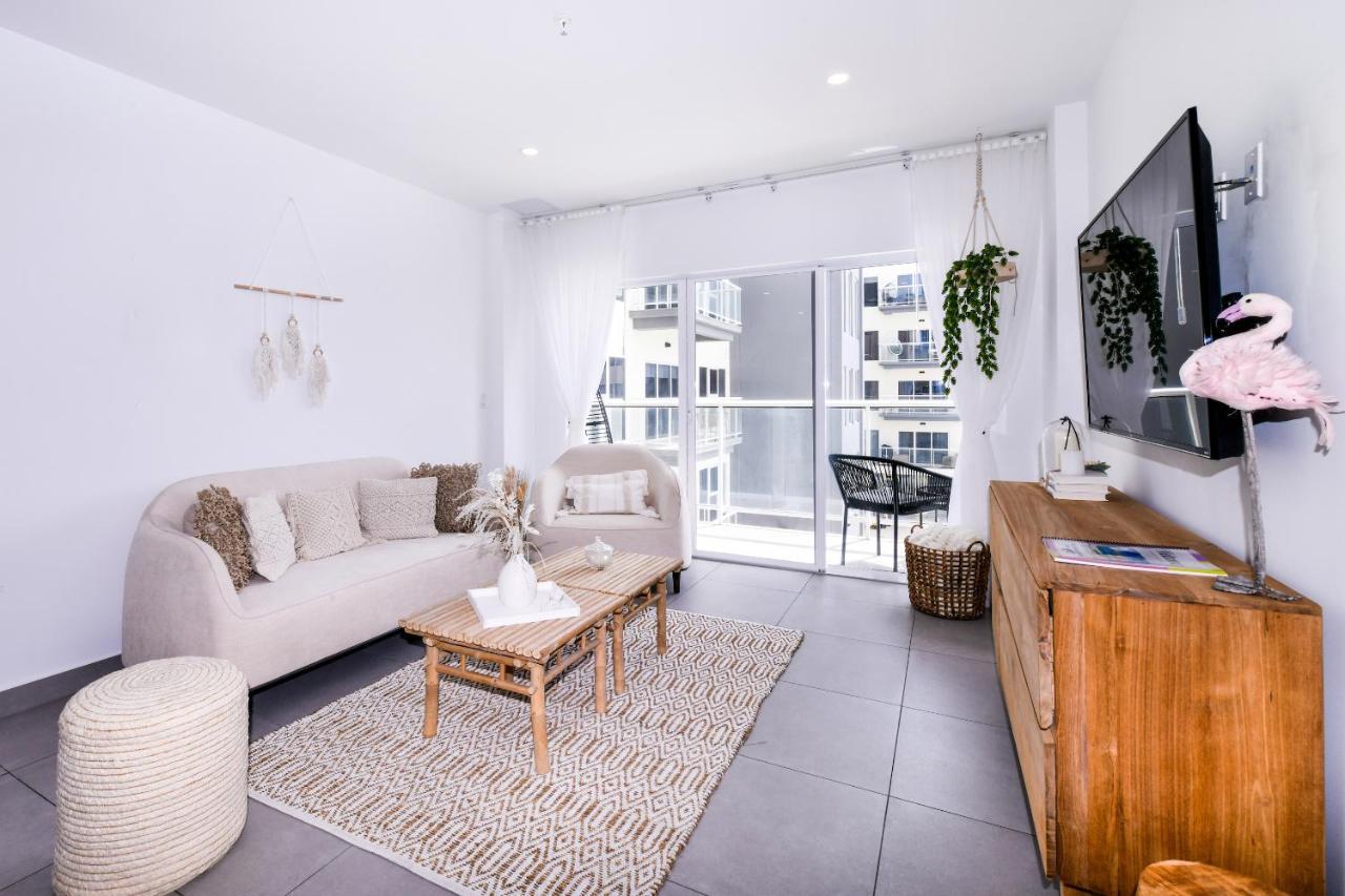 Stylish Luxury Condo, Central Location, Ocean View, Pool, Gym 奥拉涅斯塔德 外观 照片