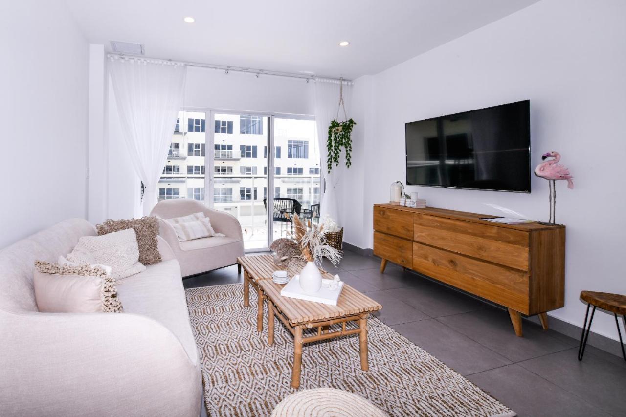 Stylish Luxury Condo, Central Location, Ocean View, Pool, Gym 奥拉涅斯塔德 外观 照片