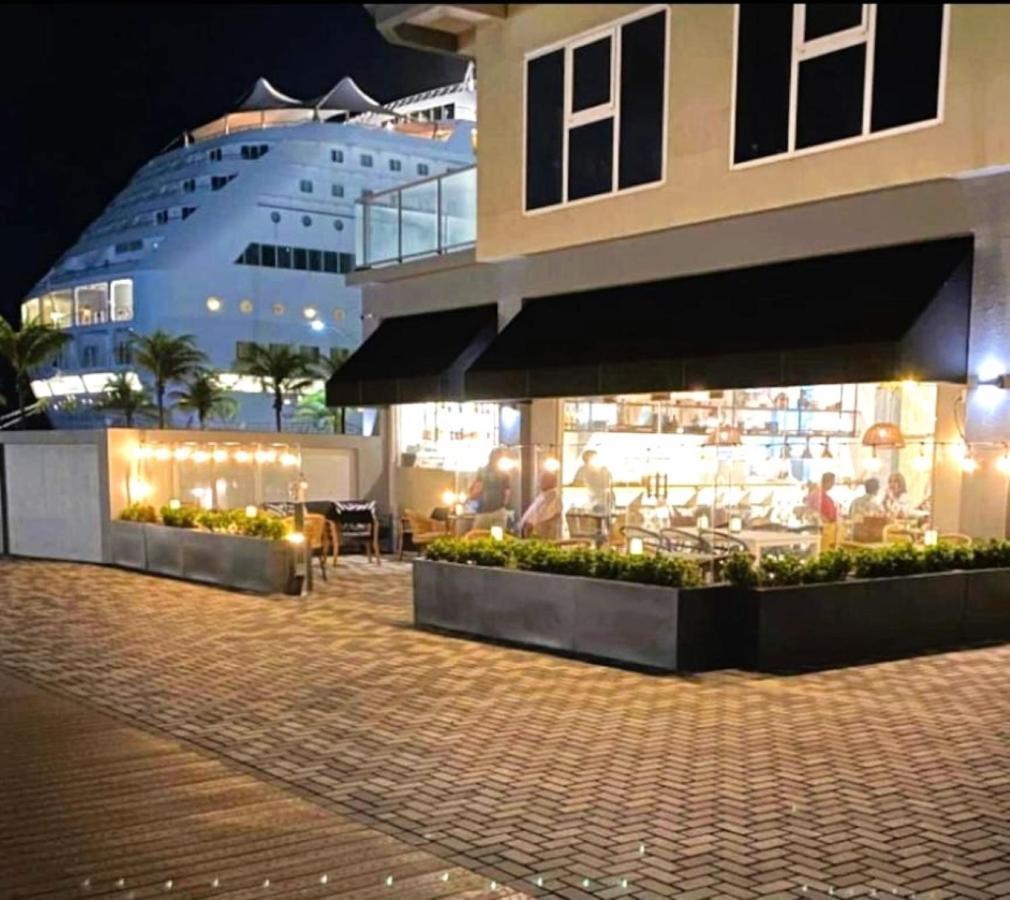 Stylish Luxury Condo, Central Location, Ocean View, Pool, Gym 奥拉涅斯塔德 外观 照片