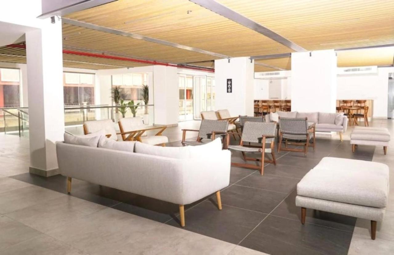 Stylish Luxury Condo, Central Location, Ocean View, Pool, Gym 奥拉涅斯塔德 外观 照片